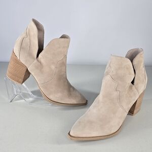 STEVE MADDEN Chaya Heeled Western-Style Boots Booties Sand Suede Size 9 M
